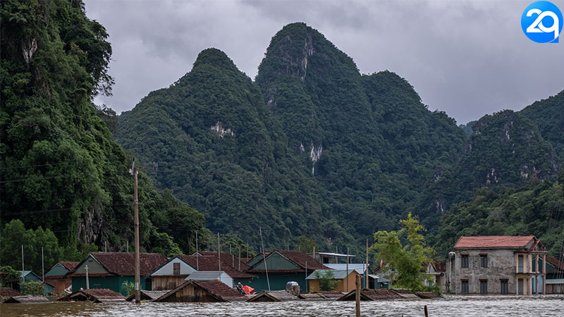 Người Dân Vùng Lũ Tâm Bão Quảng Bình Chống Chọi Với Thiên Tai 1 tam-bao-quang-binh-1