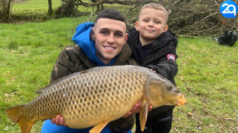 Phil Foden Gây Bão Khi Tậu Biệt Thự Triệu Đô Với Hồ Riêng Như Phim Bom Tấn 1 phil-foden-1