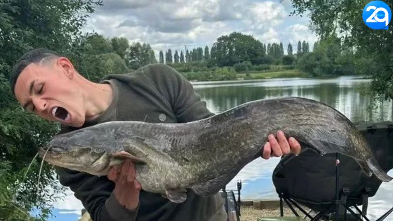 Phil Foden Gây Bão Khi Tậu Biệt Thự Triệu Đô Với Hồ Riêng Như Phim Bom Tấn 2 phil-foden-2