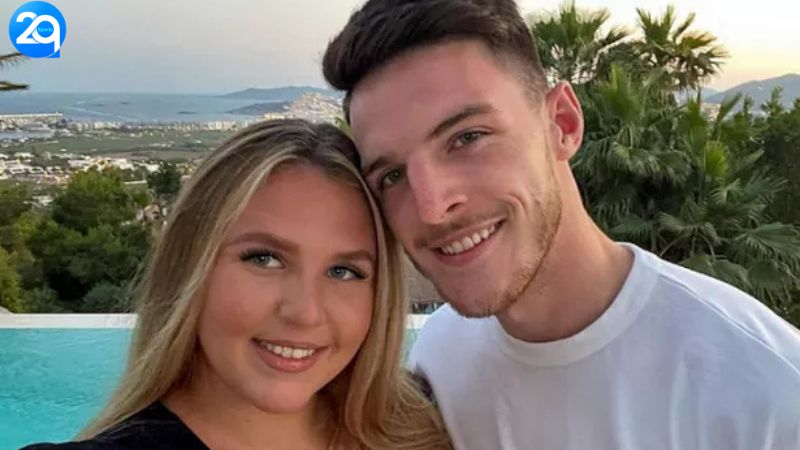 Dani Dyer Đáp Trả Gay Gắt Khi Bạn Gái Declan Rice Bị Xúc Phạm Nhan Sắc 1 dani-dyer-1