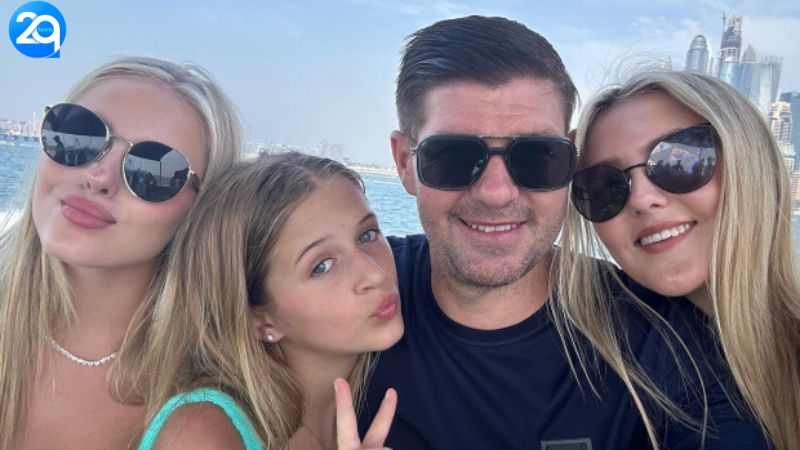 Steven Gerrard Sống Xa Hoa Tại Saudi, Nhưng Sắp Bị Mất Tất Cả 2 steven-gerrard-2