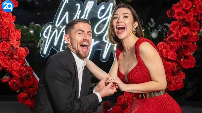 Bạn Gái Jorginho Gây Sốc Khi "Đối Đầu" Người Lạ Trước Nhà Lúc Nửa Đêm 2 jorginho-2
