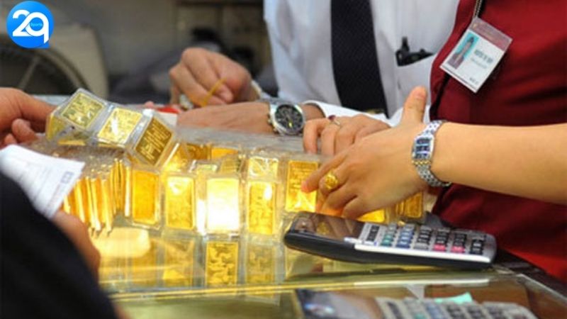 Mua Vàng Cầu May: Liệu Đây Có Phải Là Chiến Lược Tài Chính Thông Minh Trong Năm Nay? 2 mua-vang-cau-may-2