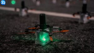 bi-mat-man-trinh-dien-hang-nghin-drone-tren-troi